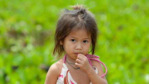 La tueuse d'enfants au Cambodge : un syndrome pied-main-bouche !