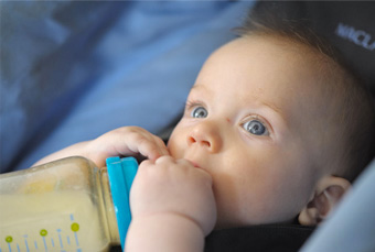 interdiction du fluor buvable aux nourrissons de moins de 6 mois.
