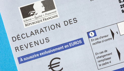 Impôts 2012 : les avocats fiscalistes aident les Parisiens à remplir leur déclaration de revenus